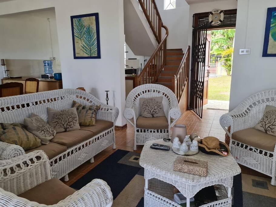 Vacation Beach House South Of Mauritius - Riambel Екстериор снимка